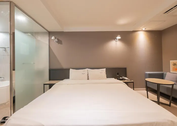 Nampo Button Hotel *